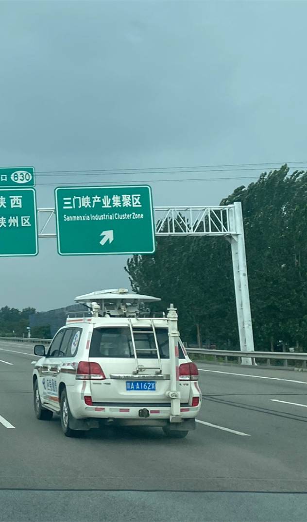 中國電信火速奔赴河南 一路風雨無阻_副本(1).jpg